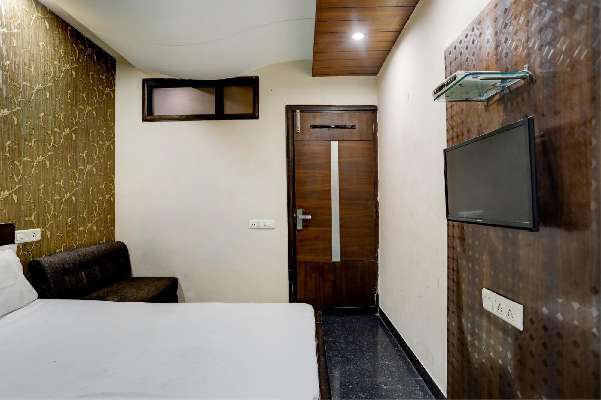 Hotel O Hcn Ludhiana Bagian luar foto
