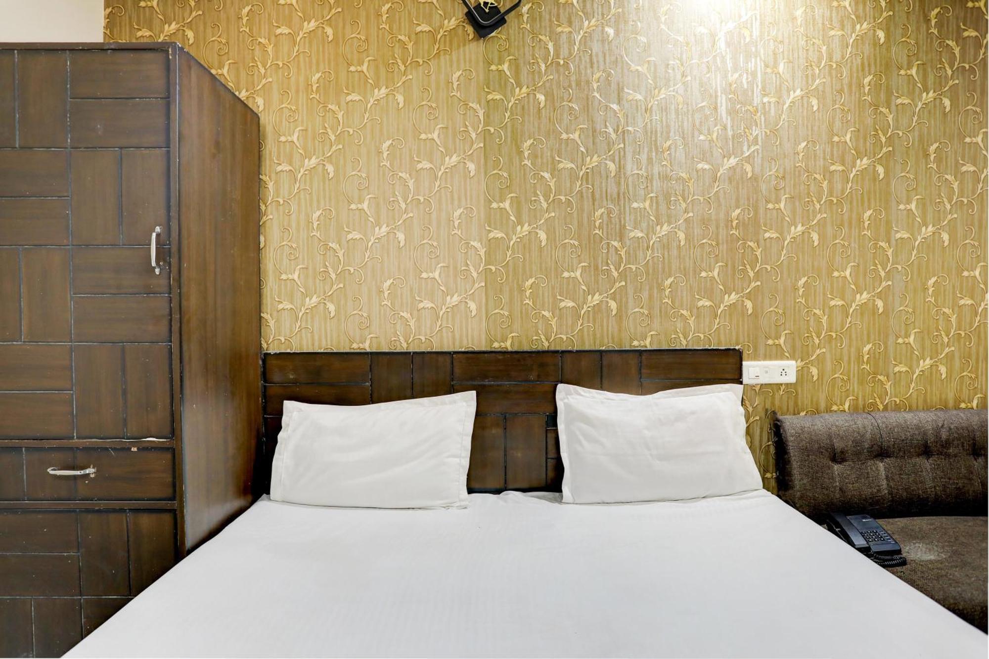 Hotel O Hcn Ludhiana Bagian luar foto